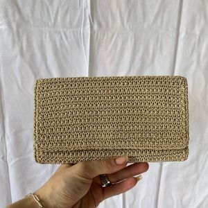 Knitted wallet
